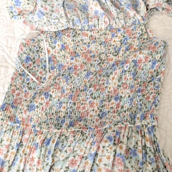 Carly Jean Los Angeles Ruffled Floral Maxi Dress - Picture 12 of 13